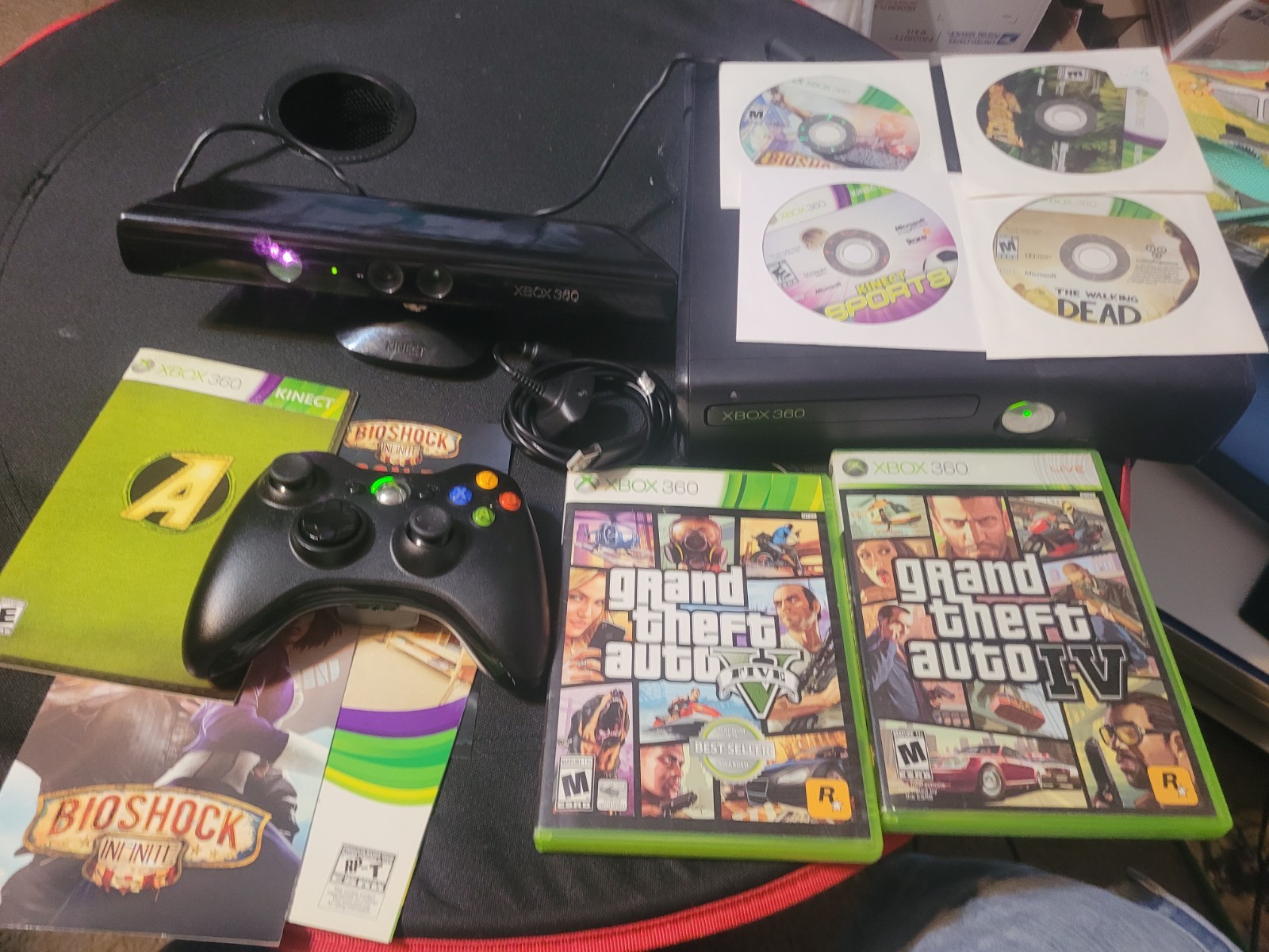 Microsoft Xbox 360 S Slim 250GB With Kinect  Controller And Games Lot/bundle