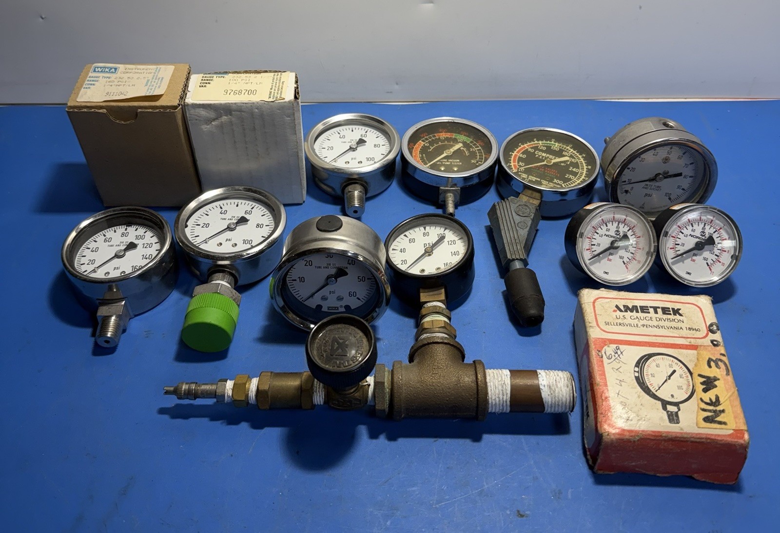 Lot of 13 Pressure Gauges WIKA USG NORG AMETEK PSI Mixed Sizes Untested