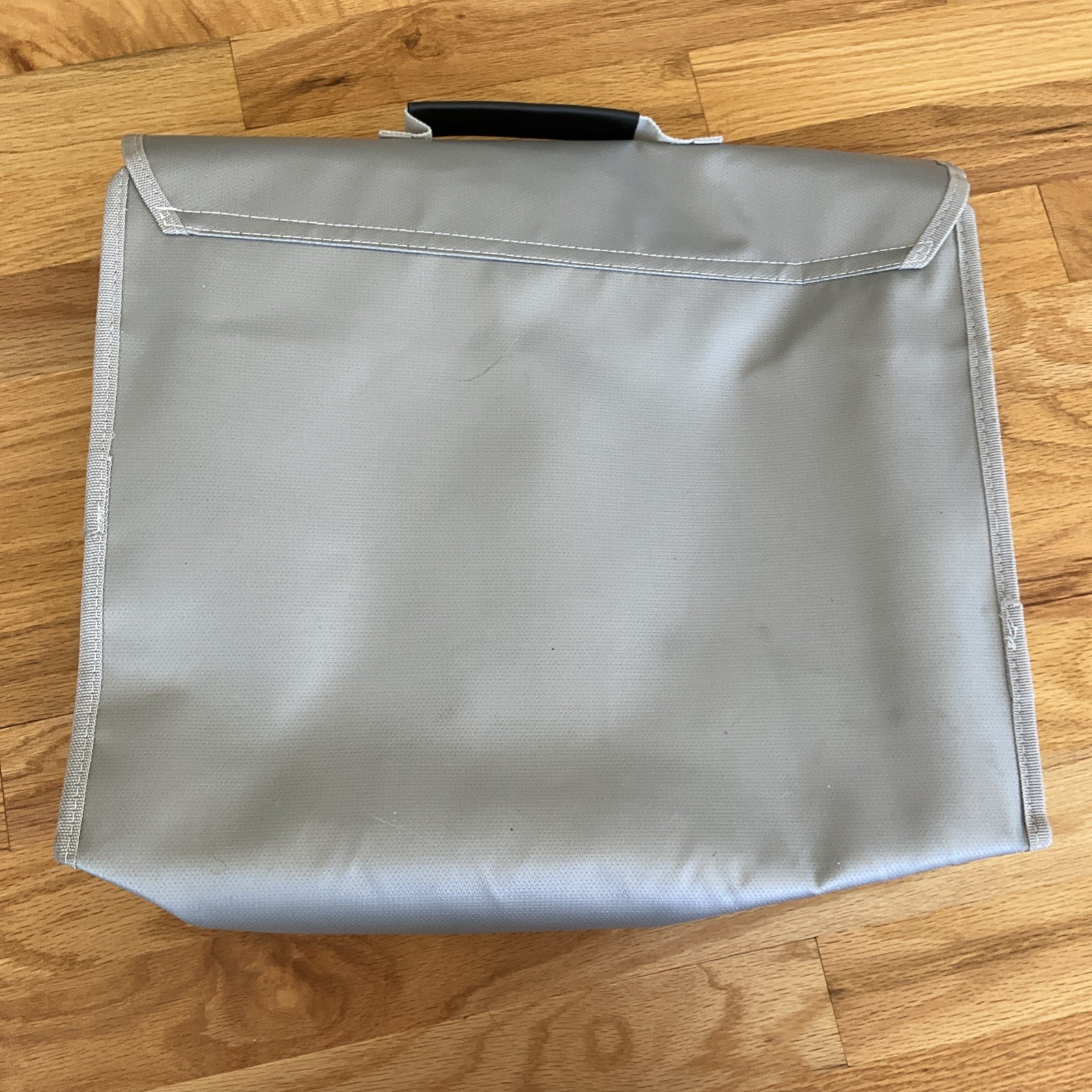 ENGPOW Fireproof Locking Document Bag With Lock NIP 16”x12”x4”