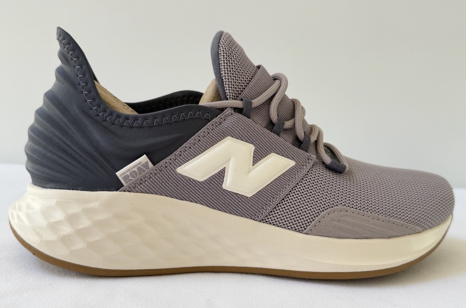 NEW NEW BALANCE SZ 10 B FRESH FOAM ROAV Running Sneakers Shoes Women Grey Purpl
