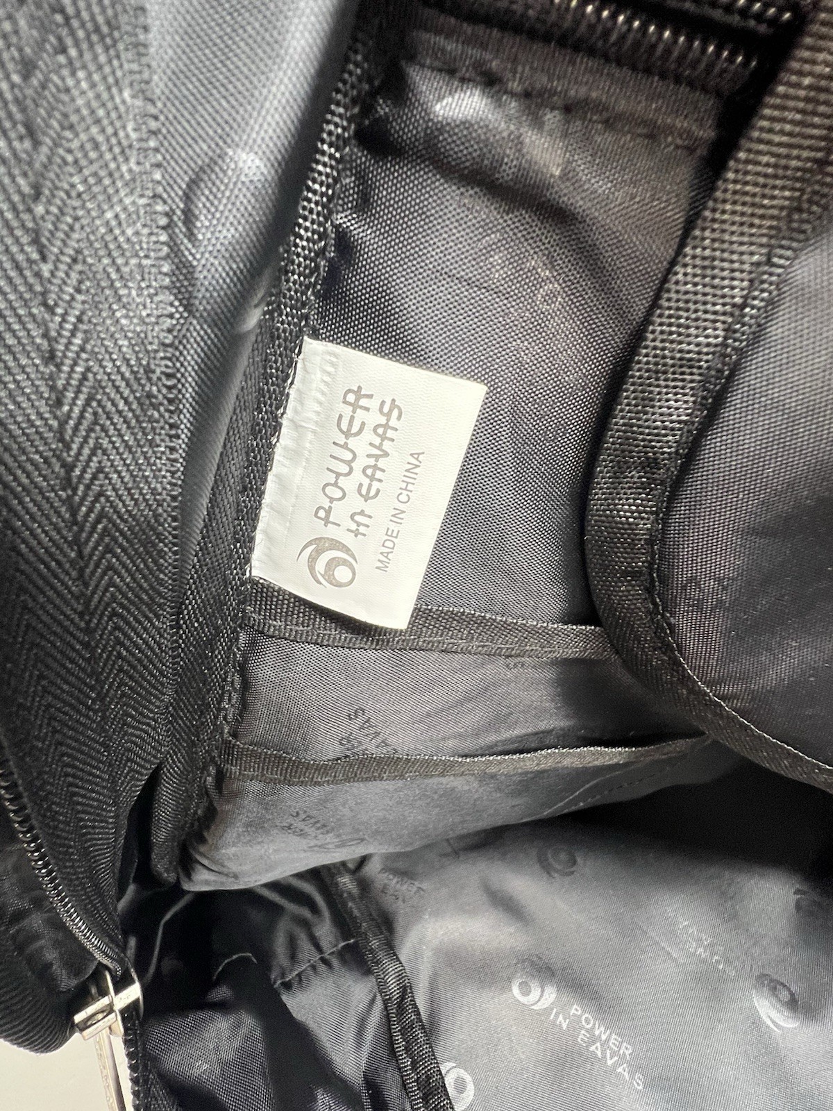 Power in Eavas 1050 Backpack 24"