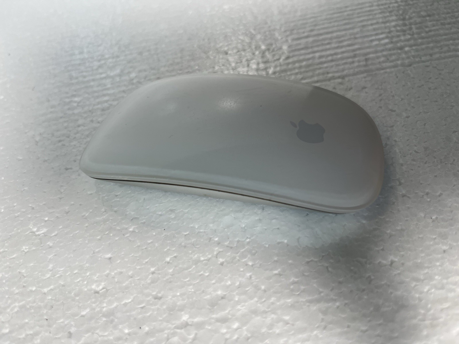 Apple Magic Mouse 2 A1657 Bluetooth Rechargeable Optical White Silver