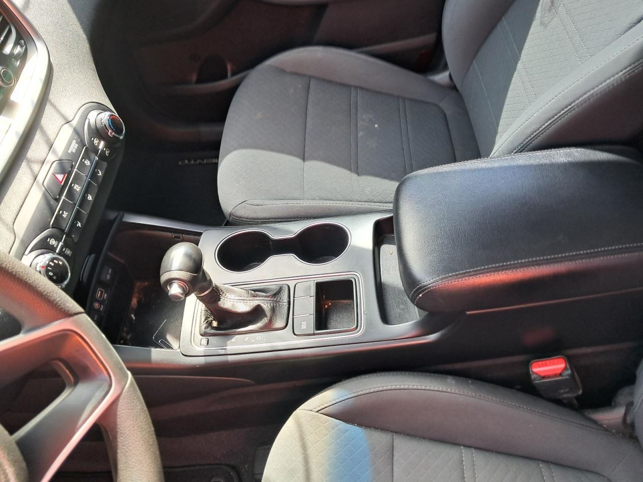 SORENTO 2017 Glove Box 4773773
