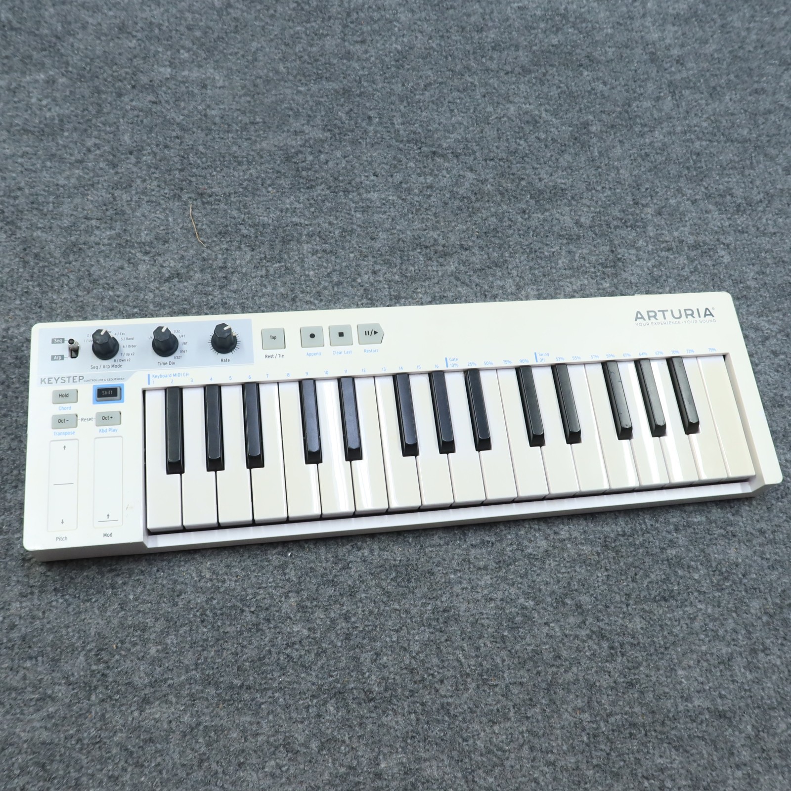 ARTURIA KeyStep Controller Sequencer 32 Key MIDI Keyboard White Electronic
