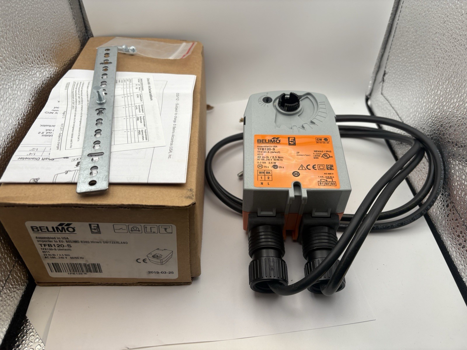 Belimo TFB120-S Damper Actuator 240V 50/60Hz NEW 22 IN-LB TFX120-S