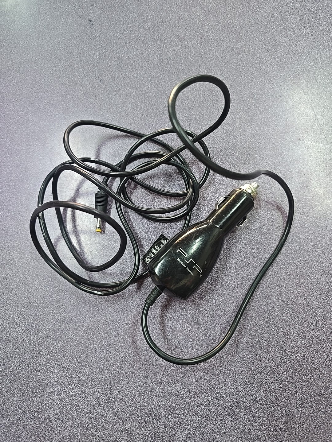 PSP Sony PlayStation Portable Car Adaptor Charger Model 051039-80 Black OEM Part