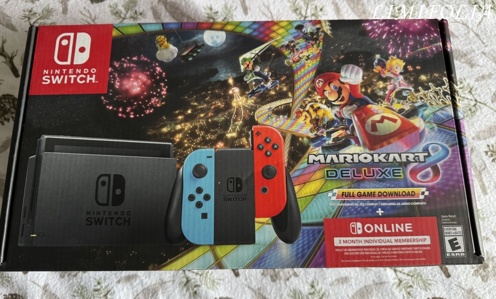 BRAND NEW Nintendo Switch Mario Kart 8 Deluxe Bundle Neon Red/Blue