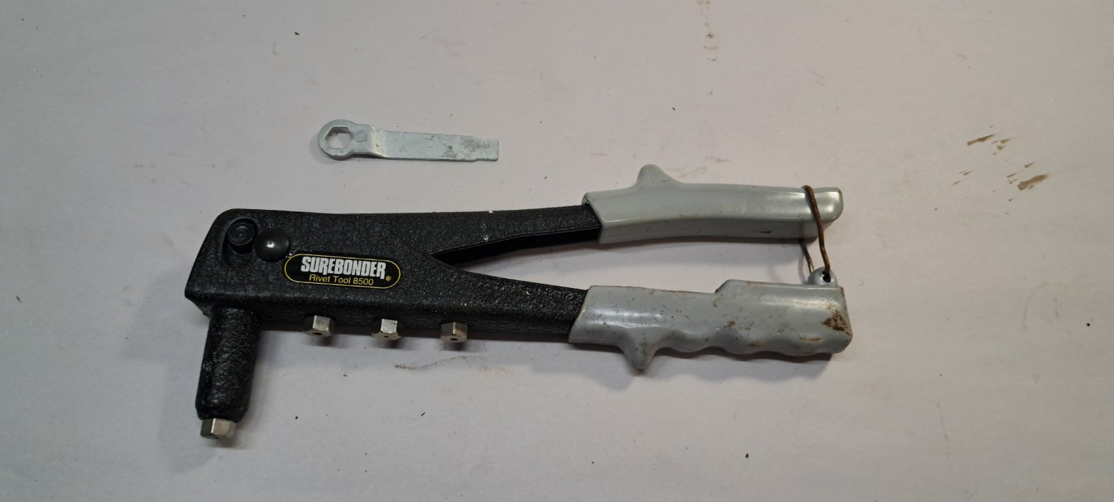 Surebonder Light Duty Rivet Tool: 3/32", 1/8", 5/32" & 3/16" - Model 8500 (60814