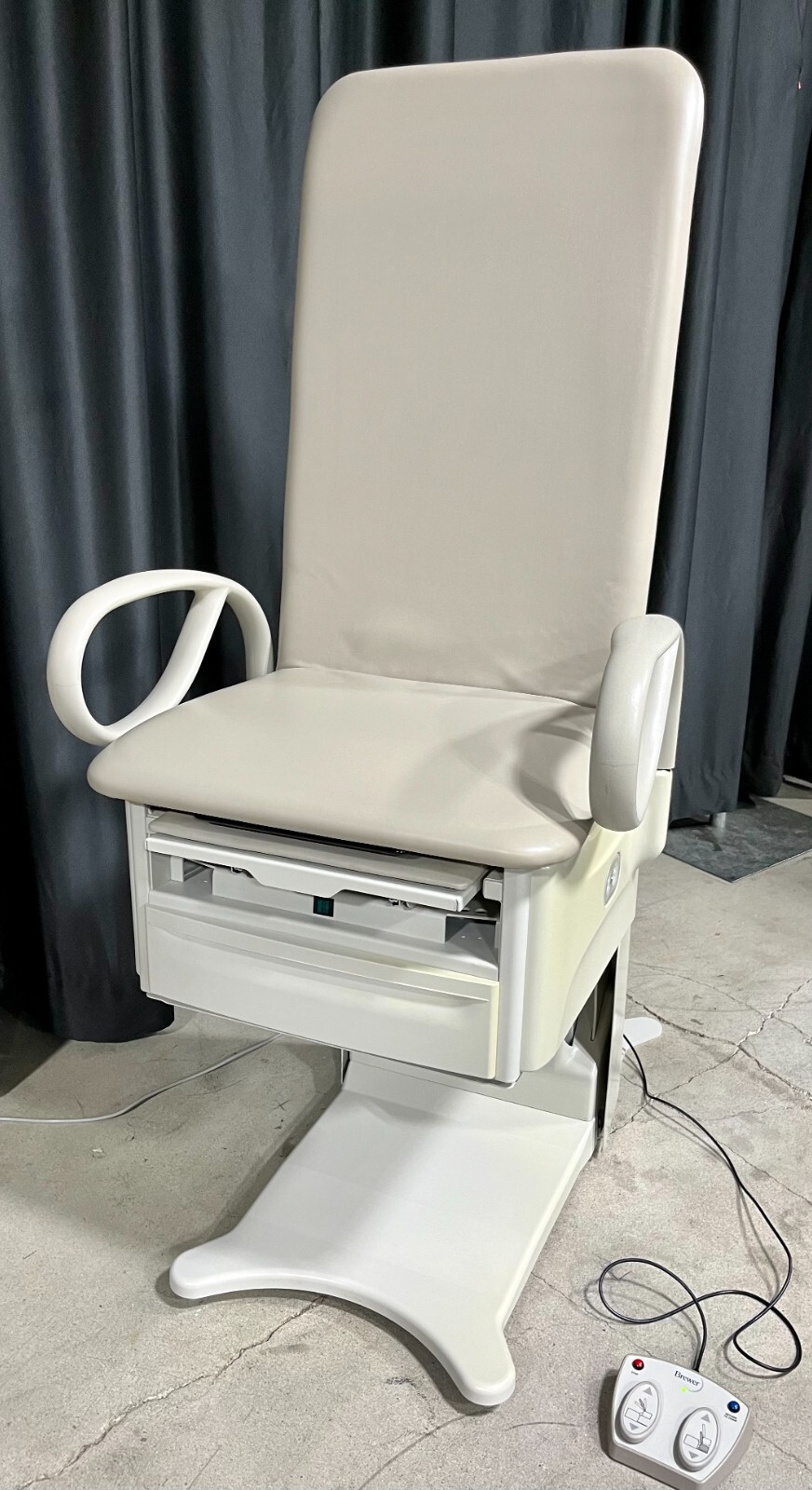 Brewer 5801 FLEX Access High-Low Exam Table