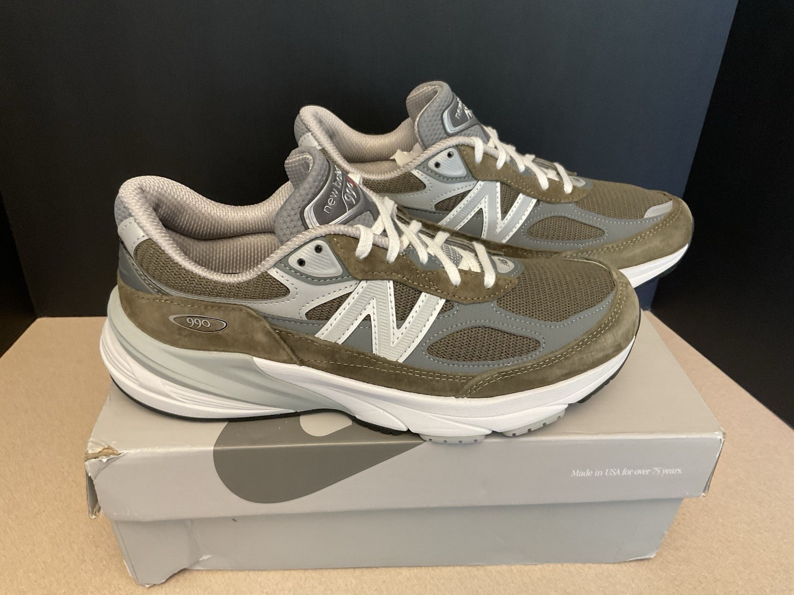 New! Mens New Balance 990v6  Olive Green/Grey Running Shoes. U9900G6. Size 8D.