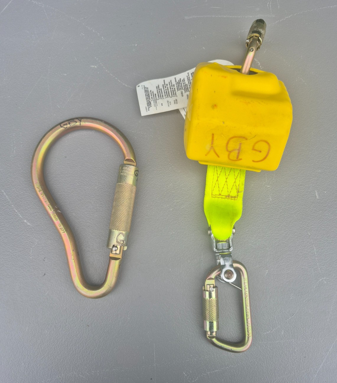 MSA 7' Sure-Lock Self-Retracting Nylon Lanyard w/ Carabiner and Yoke SFP6902002