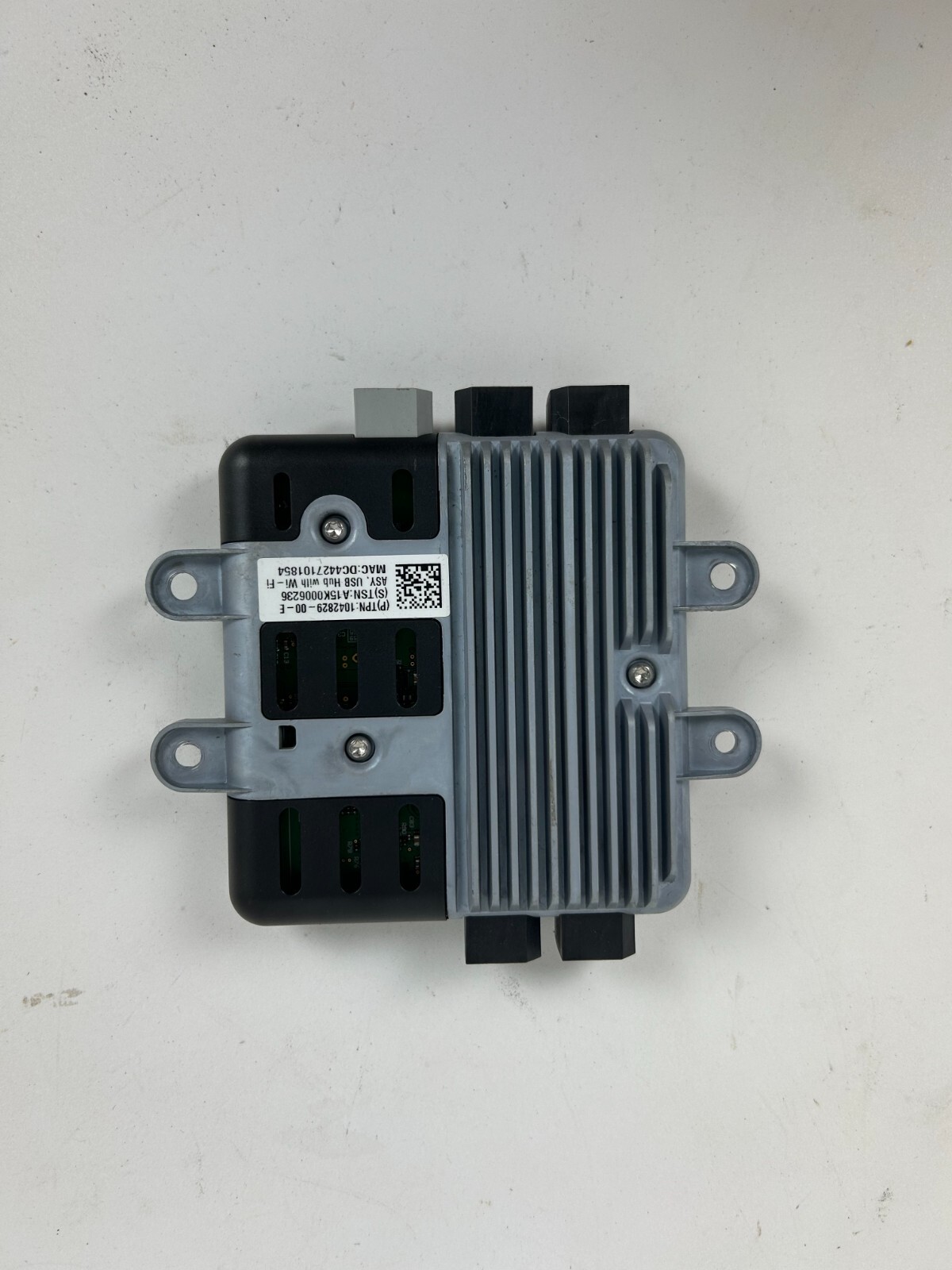 2016-2020 Tesla Model X Wi-Fi USB Control Module Unit Assembly 104282900E OEM