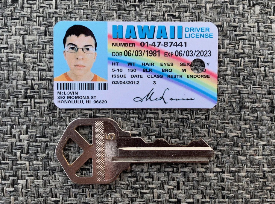🤓 McLovin ID CARD - KEYCHAIN CARD