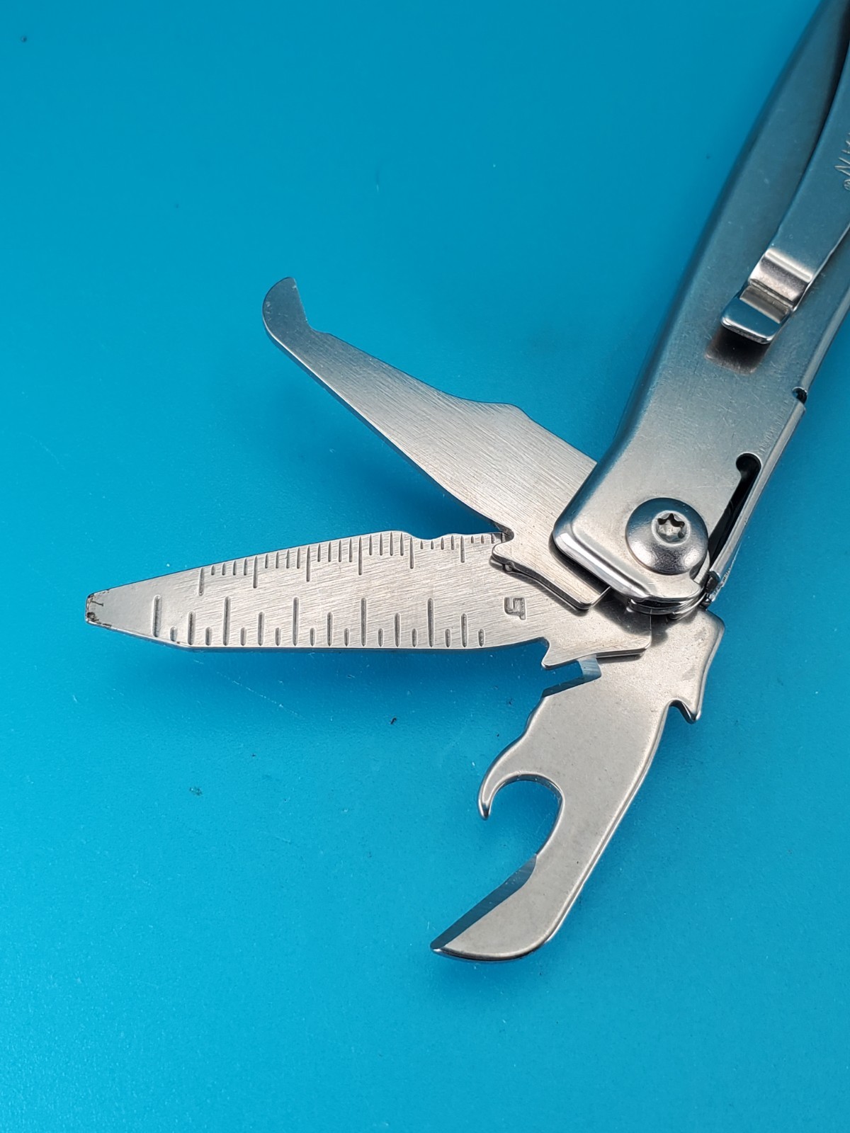 Leatherman Rev 3.8" Multi-Tool, Stainless!
