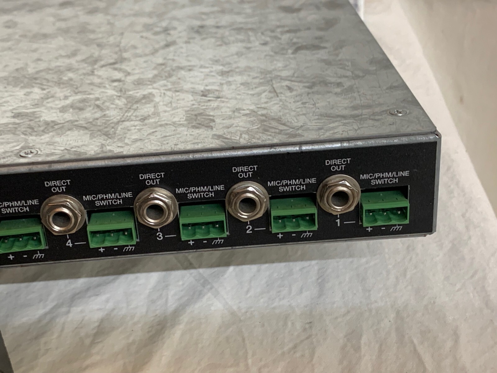 Shure SCM810 8 Channel Automatic Microphone Mixer with INTELLIMIX