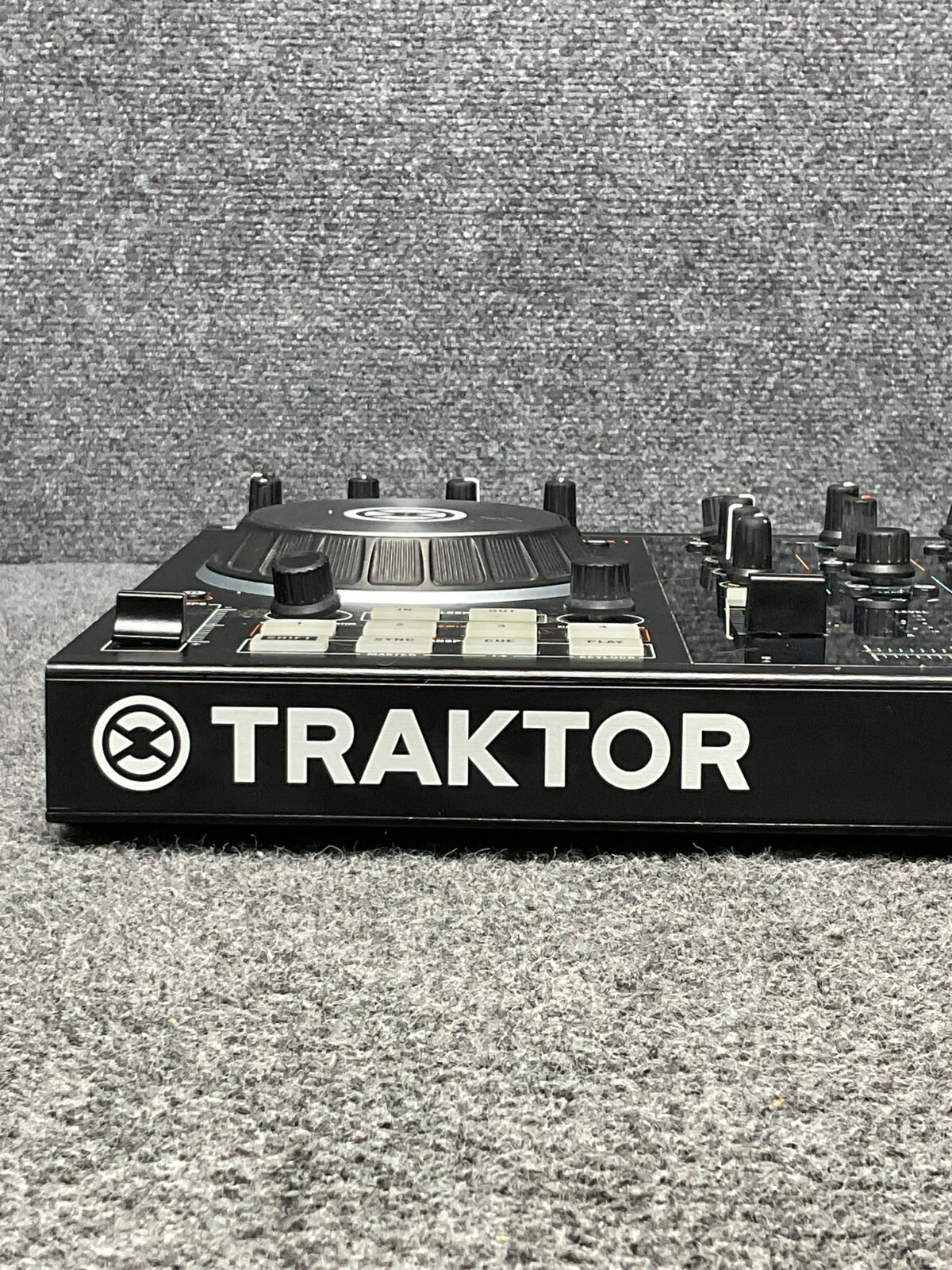 Native Instruments Traktor Kontrol S2 MK2 DJ Controller Black Used