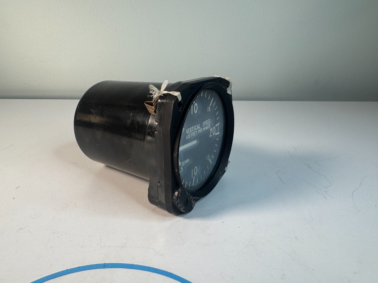 United Instruments 7000 Vertical Speed Indicator VSI 0-2000FPM TSO-C8b