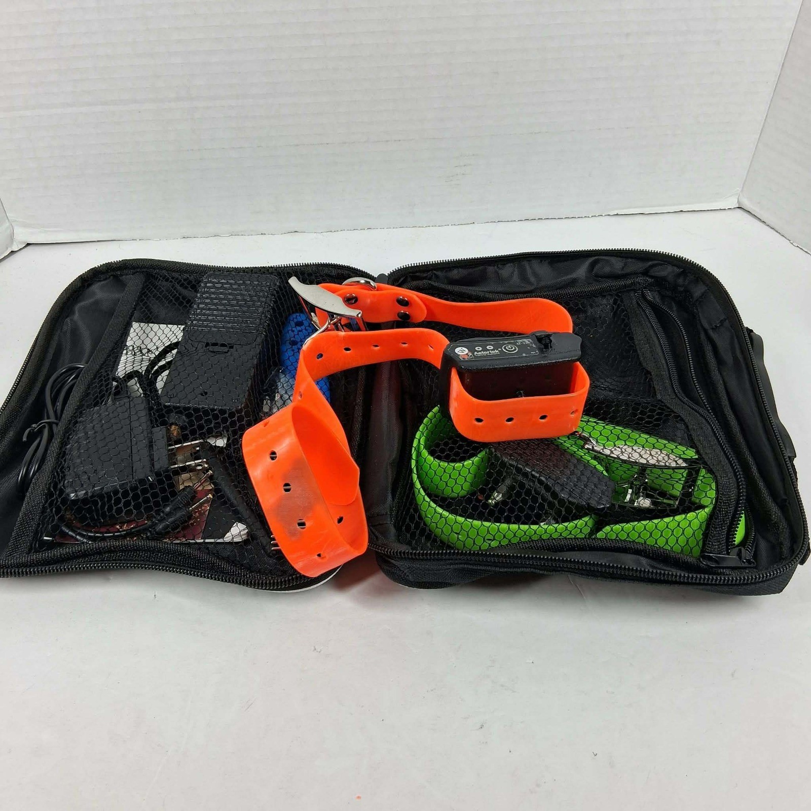Aetertek AT-216 Dog Training System 2-Collar Kit 550M Range Orange Green Case