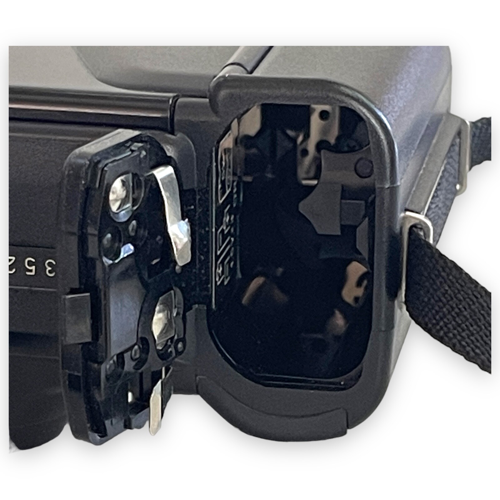 Minolta Freedom Dual AF 35mm Film Point And Shoot Camera untested Case included