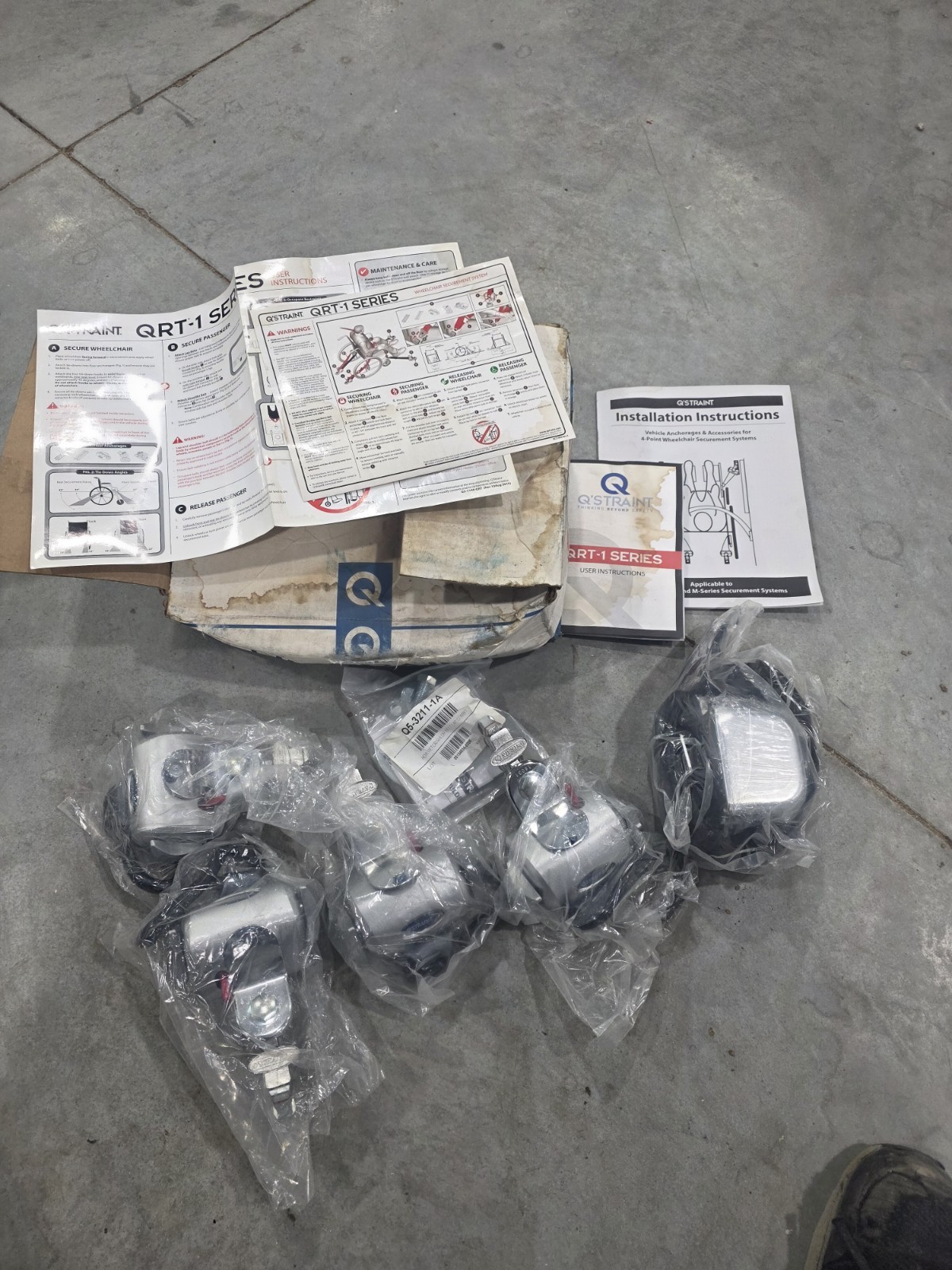 Q'STRAINT Wheelchair Tiedown QRT-1 Q-8101-L Kit. Retractors, Lap Belt, Papers