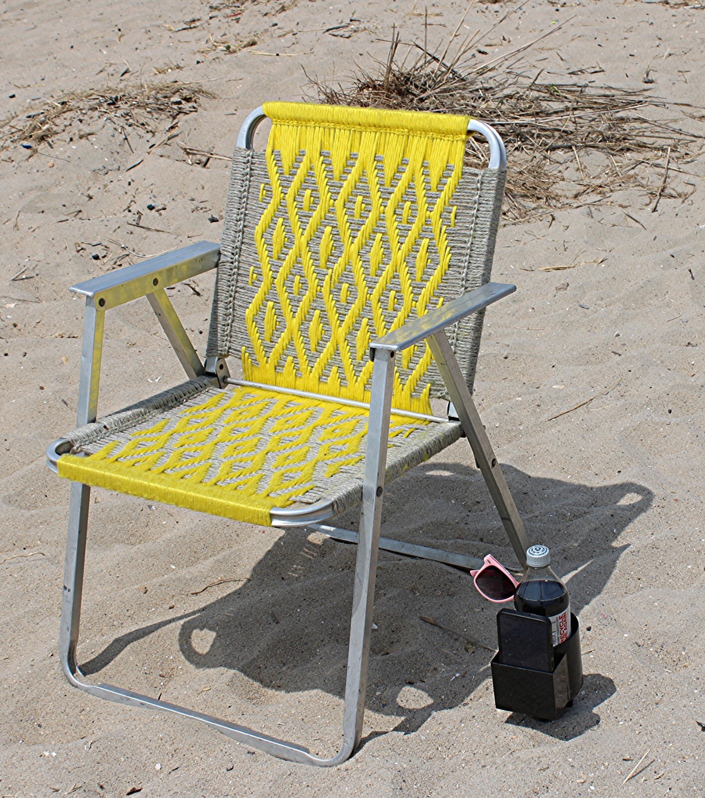 2 Sand Beach Cup Holder with Pocket - Multifunctional Spike Design for Beverage