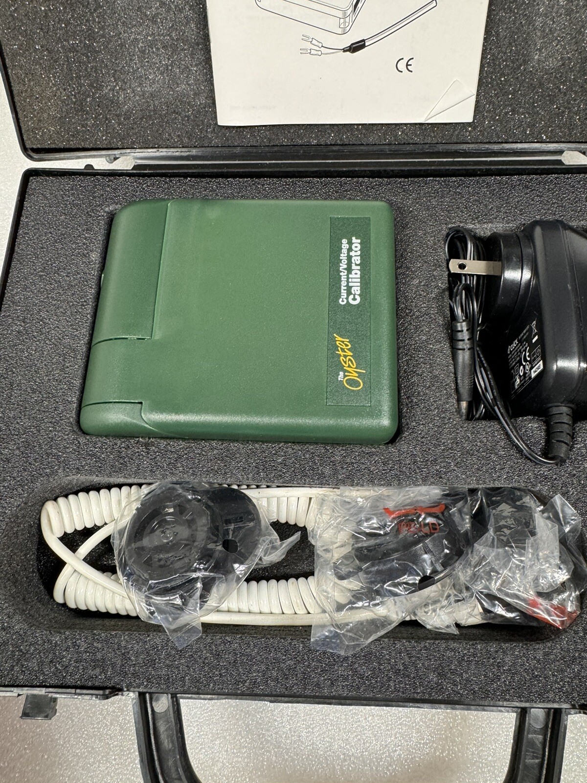 Extech OYSTER 412355A Current & Voltage Calibrator Meter & Test Lead Probe