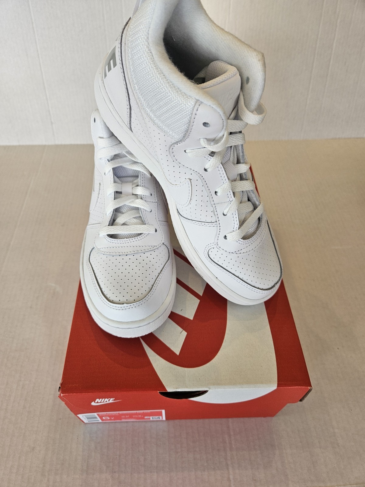 Nike Boys Court Borough Mid (GS) Shoes White/White Size 6Y NWB 839977-100