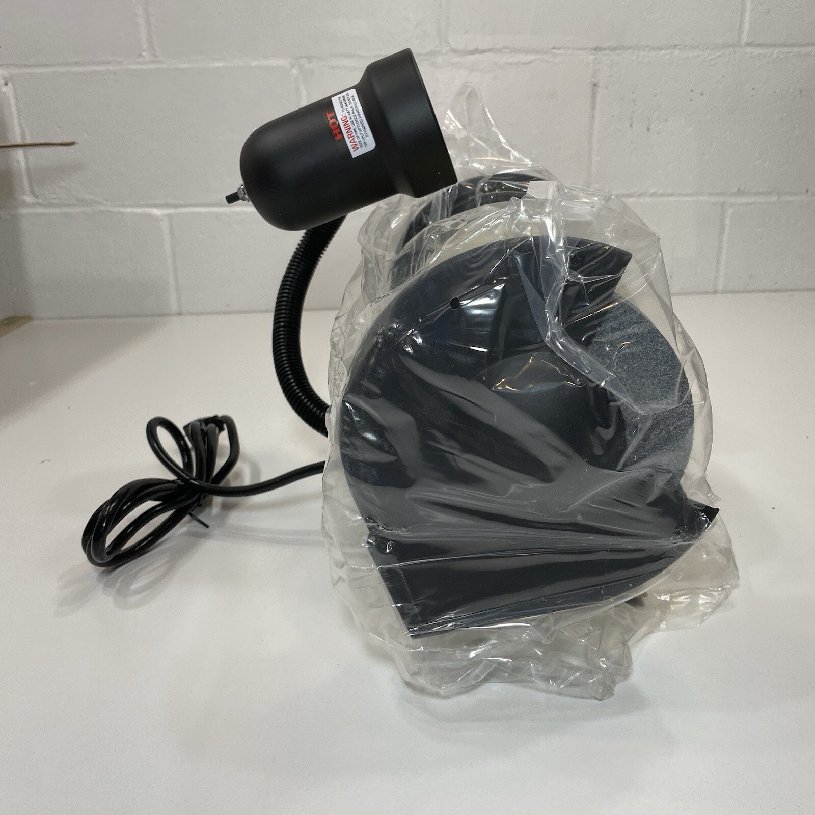 Bench Grinder Adjustable Lamp 8103 New Open Box 120V 60 HZ Pro-tech 6”