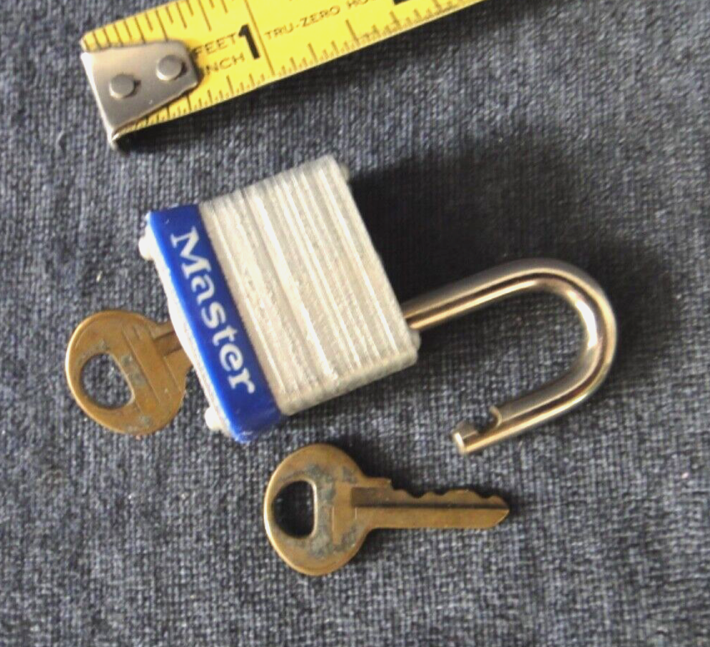 No.7 Master Lock Padlock with 2 Keys