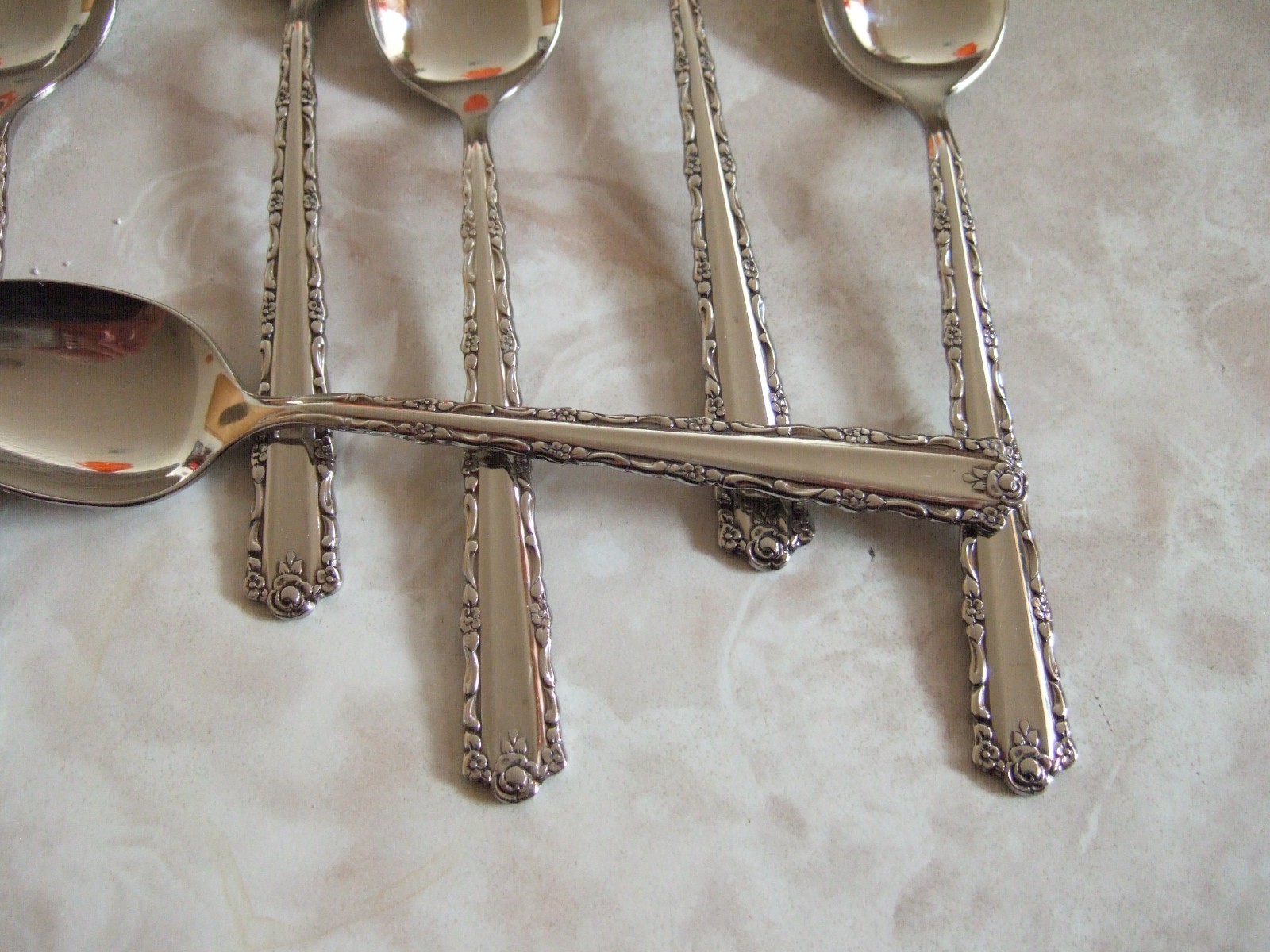 6 TEASPOONS ONEIDA CHERIE DELUXE STAINLESS FLATWARE