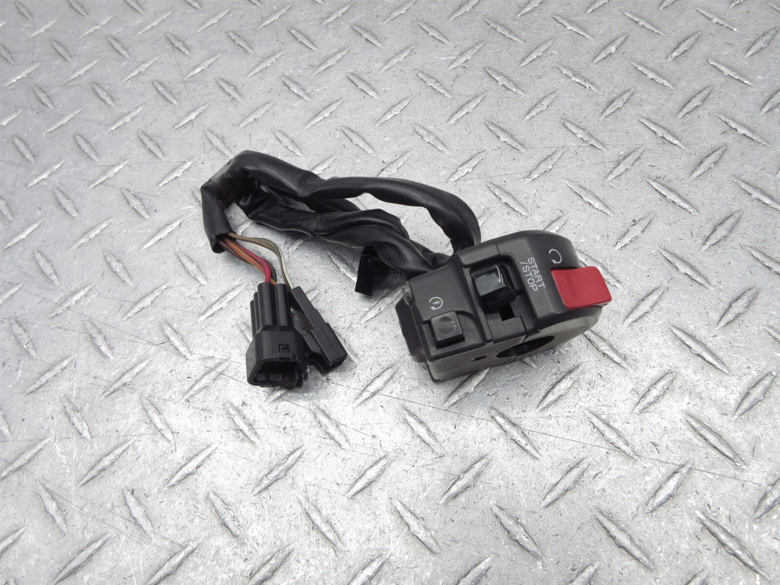 2013 11-15 Kawasaki ZX10R ZX1000D ZX10 OEM Right Handlebar Switch Assembly