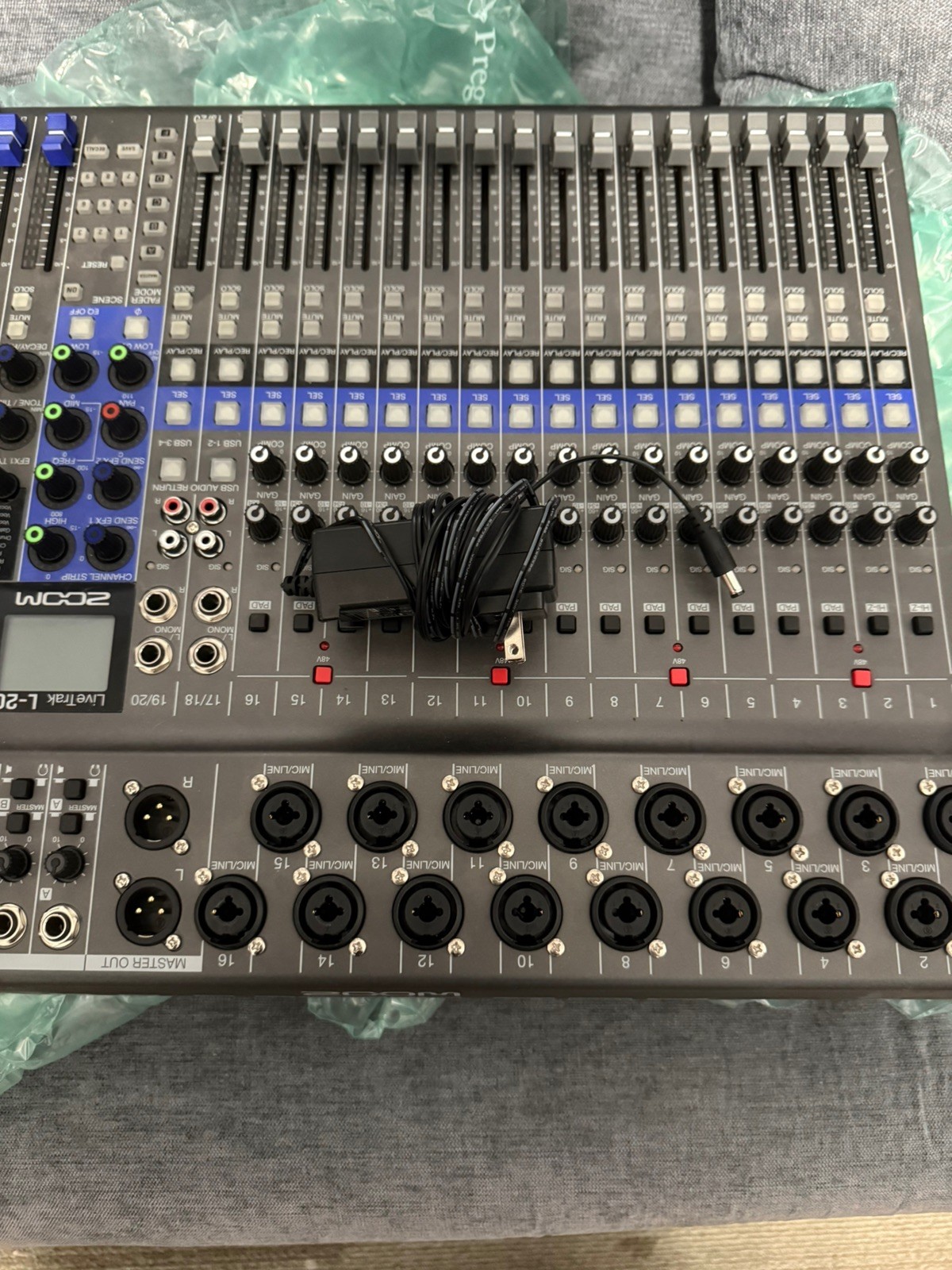 Zoom LiveTrak L-20 20-Channel Digital Mixer and Recorder