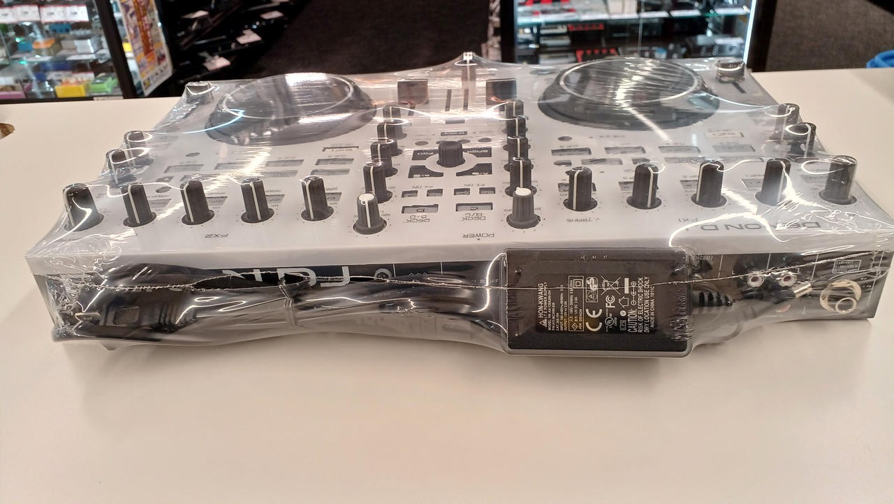 Denon DJ MC3000 MIDI Controller 4-Deck w/ Audio Interface Jog Wheels Used