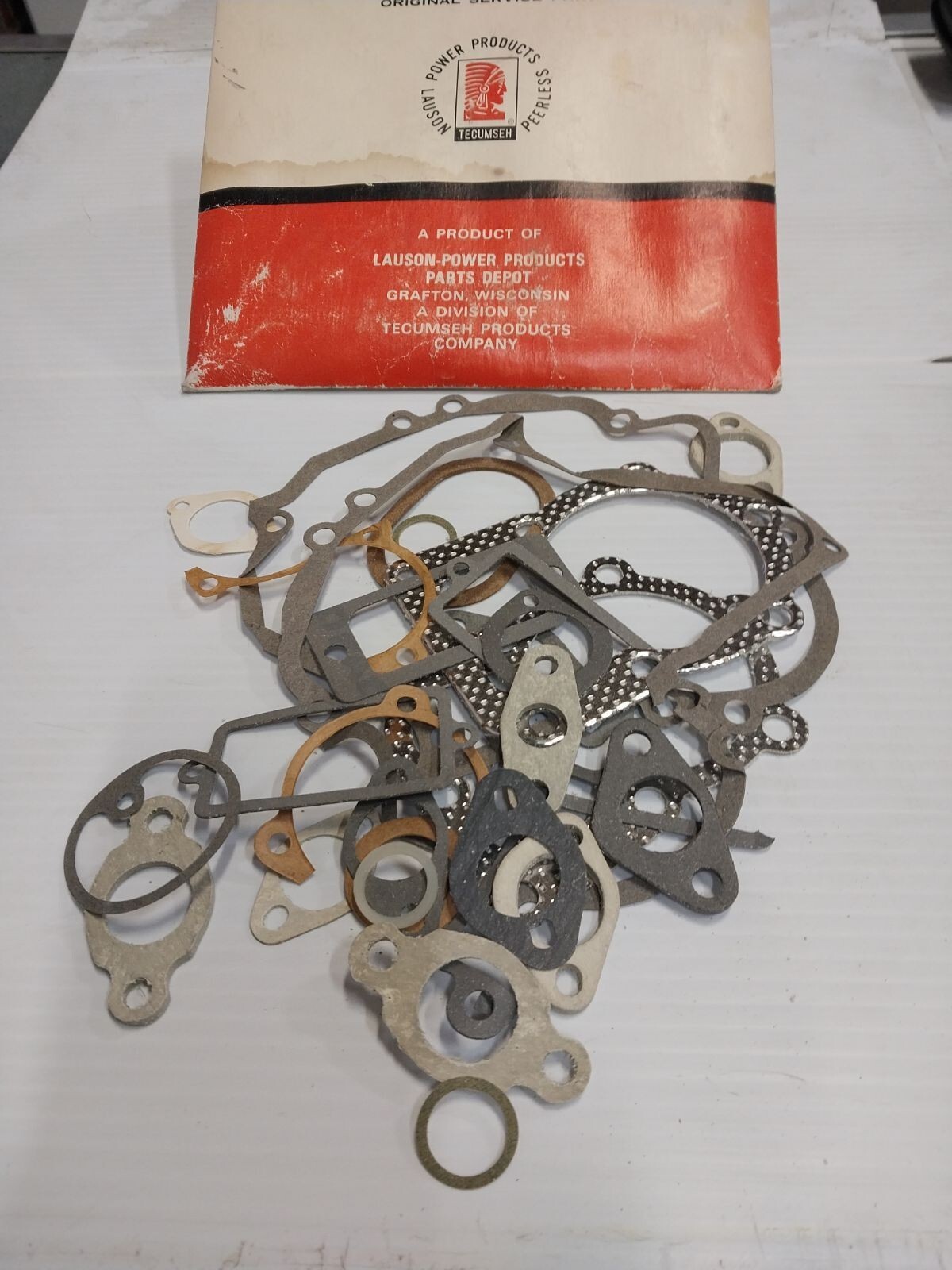 TECHUMSEH 33238 E GASKET KIT FITS TECHUMSEH LAV AND TVS ENGINES