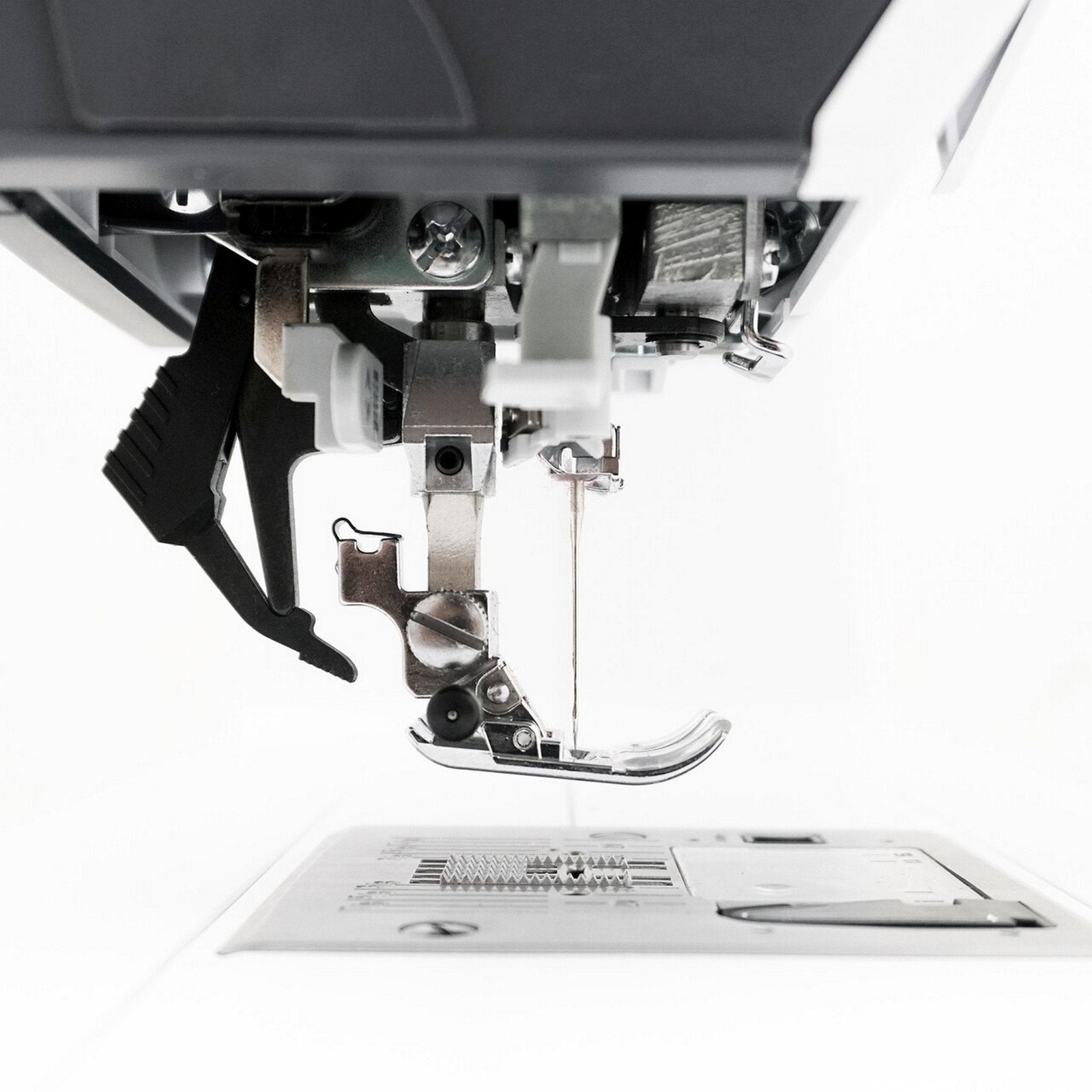 Bernette B77 Deco Sewing & Quilting Machine Bundle with 100 Thread Spools