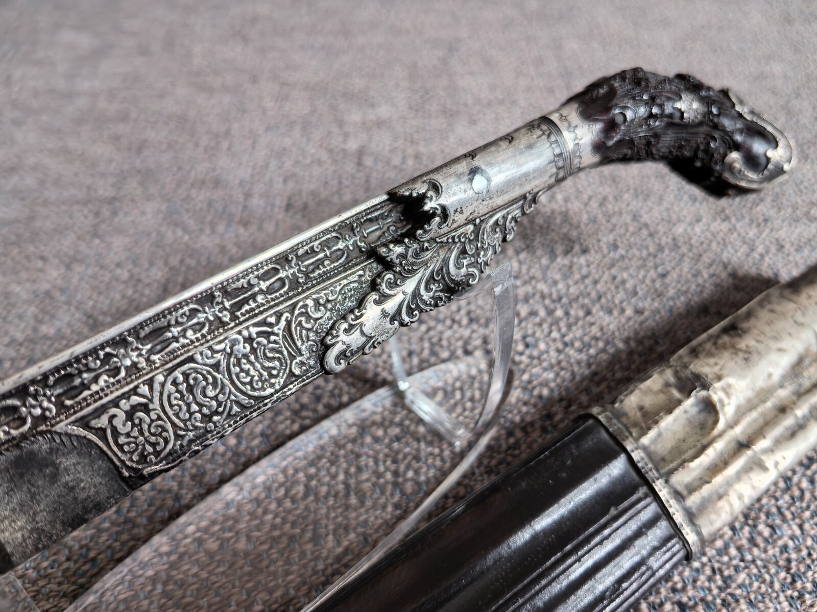 Fine Antique Ceylon Piha Kaetta Dagger 18th C.