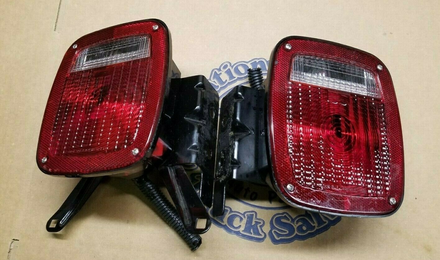 Set of Original GM Truck or Trailer Lights (07931A & 07932)