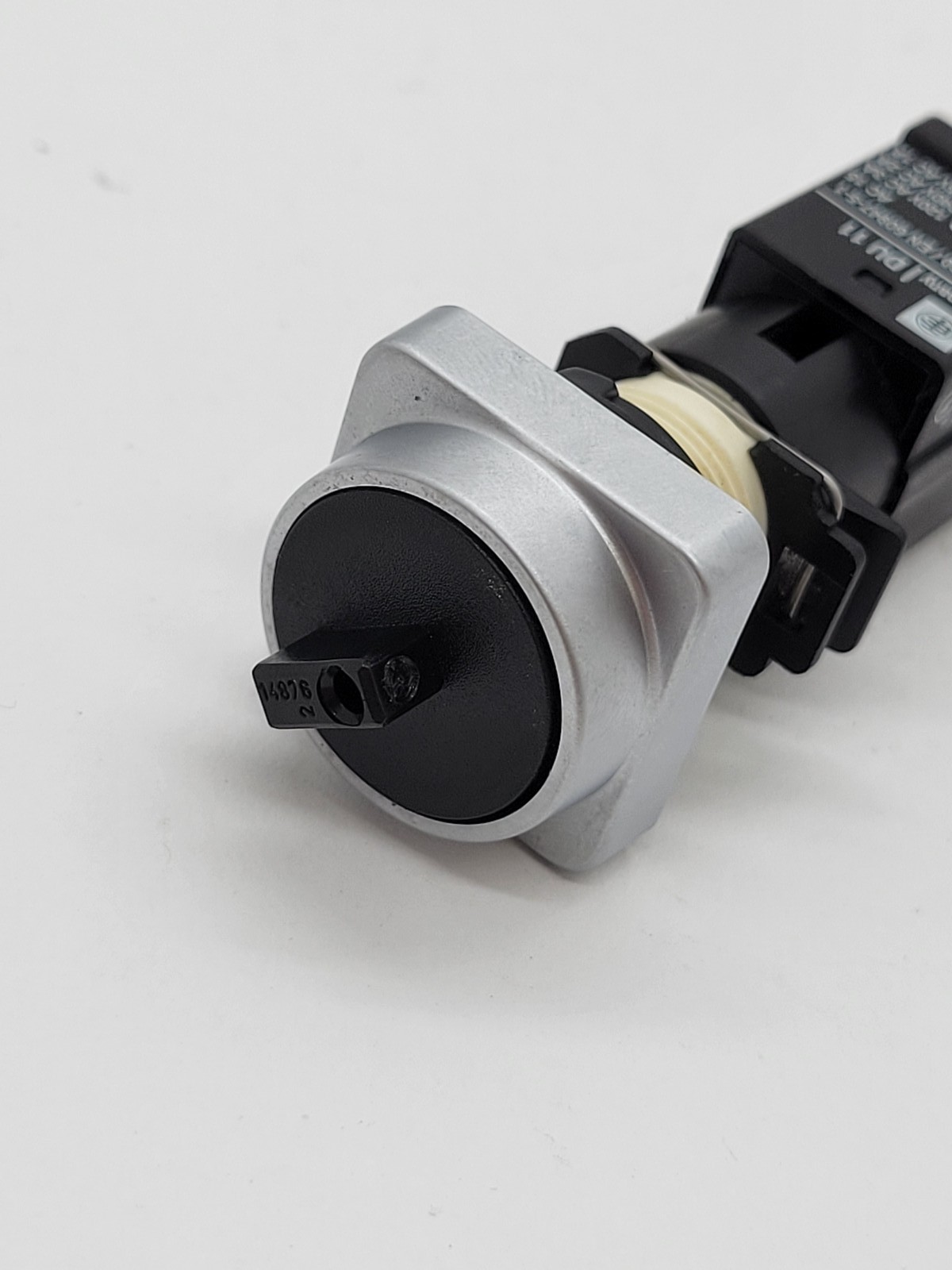 Square D D6G2SDU11 Selector Switch 415V AC-120V 3A 6KV 4 Pin 2 Position Switch