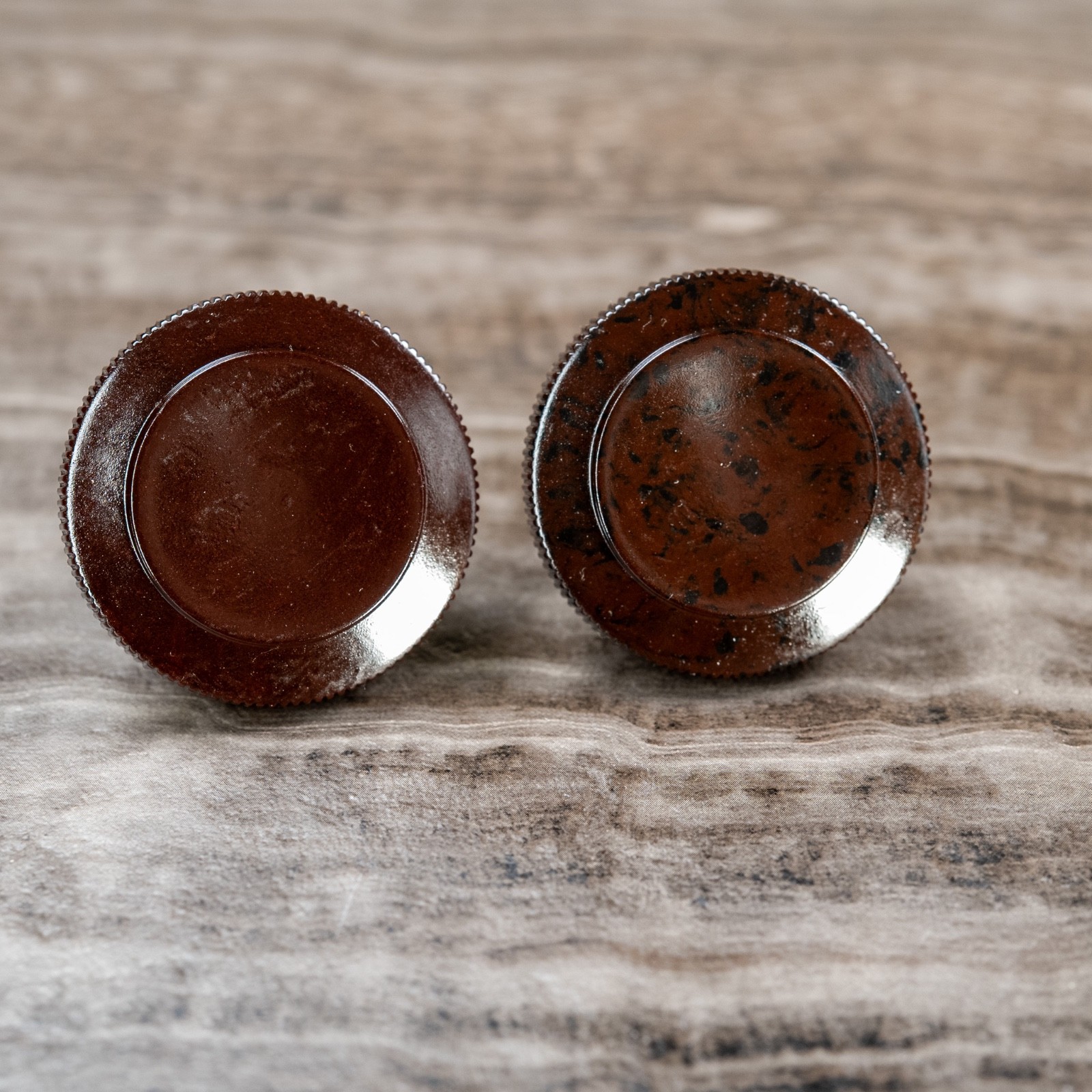 Vintage Genuine Tube Radio Knobs 2pc 1930s-40s Deco Bakelite 1/4" D Shaft