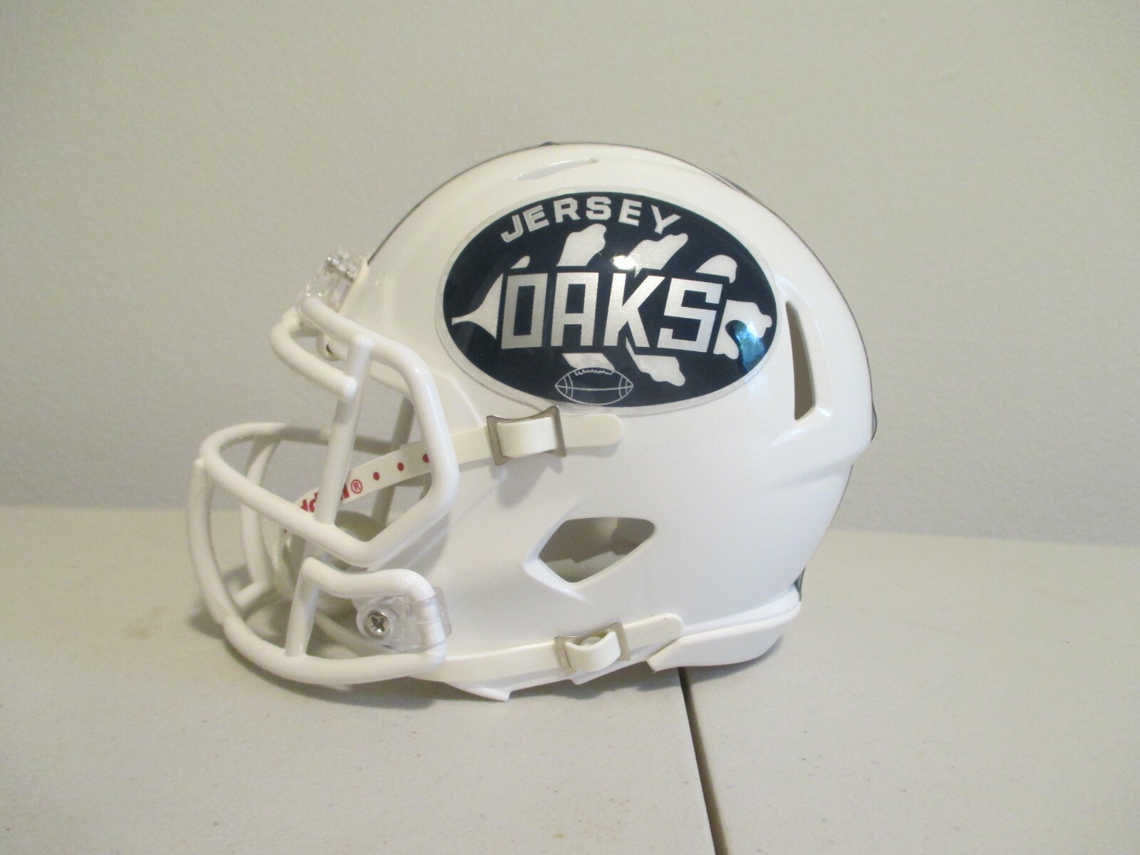 JERSEY OAKS MINI HELMET