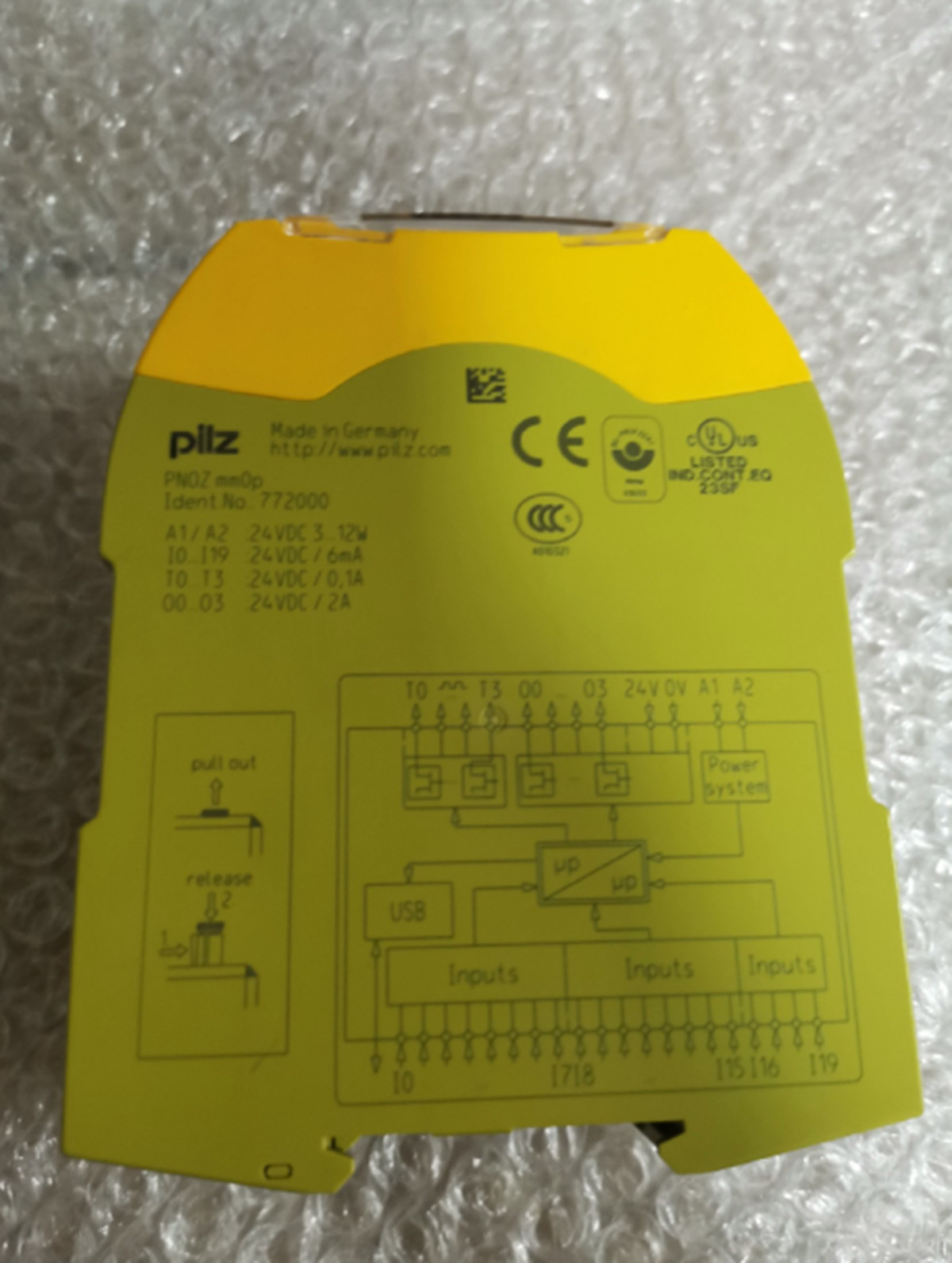 NEW Pilz safety relay PNOZ mm0p 772000