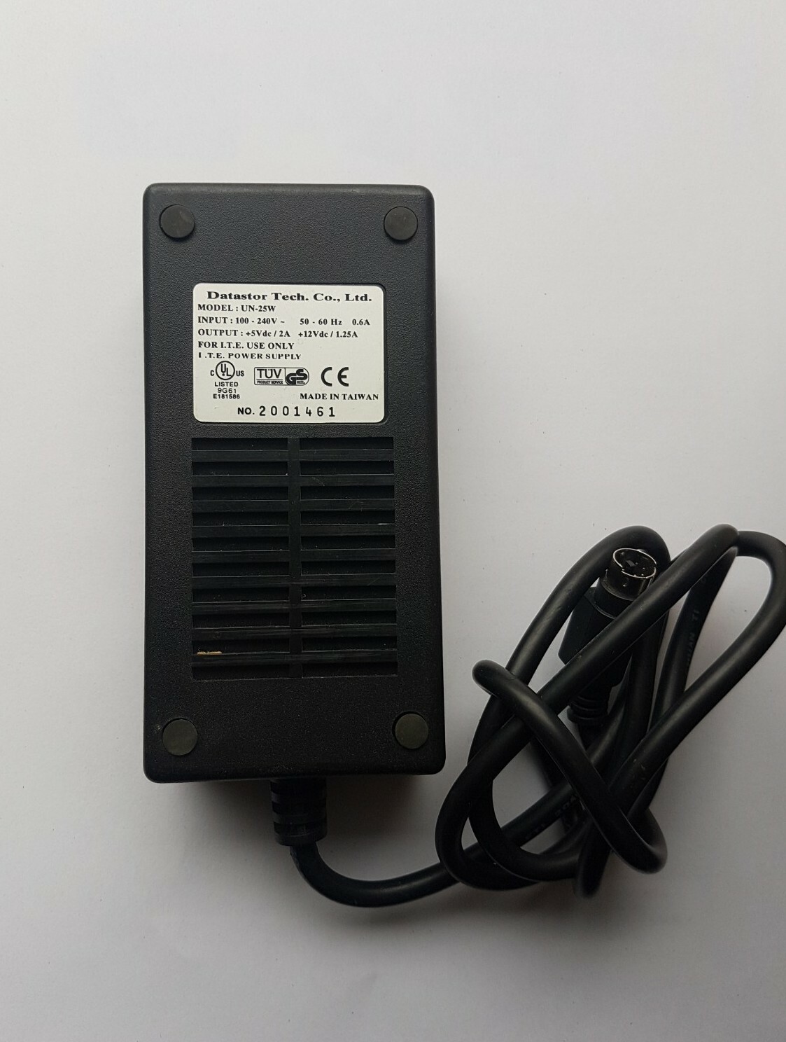 Power Supply DATASTOR TECH. Model:UN-25W.    +5Vdc/2A +12Vdc/1.25A