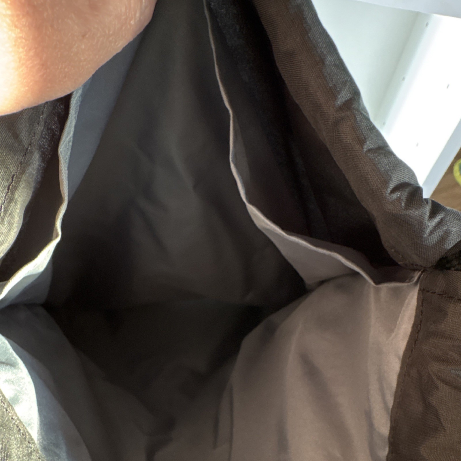 Nike Black Drawstring Gym Bag Polyester Zip Pocket Adjustable Strap CW6533