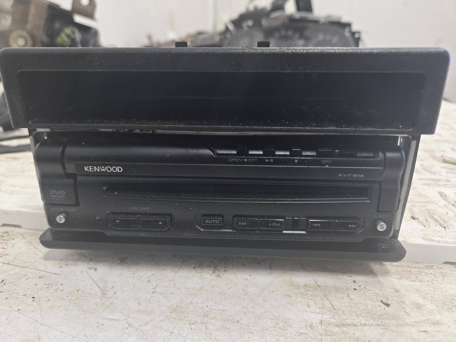 1999-2001 Ford F350SD Aftermarket Kenwood KVT 514, Black, Single Disc