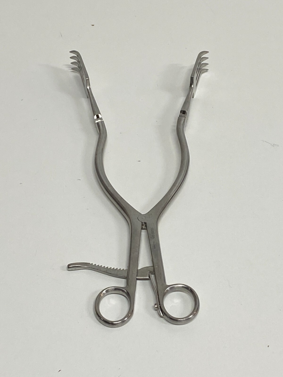 L24: SSI 24-3449 Retractor