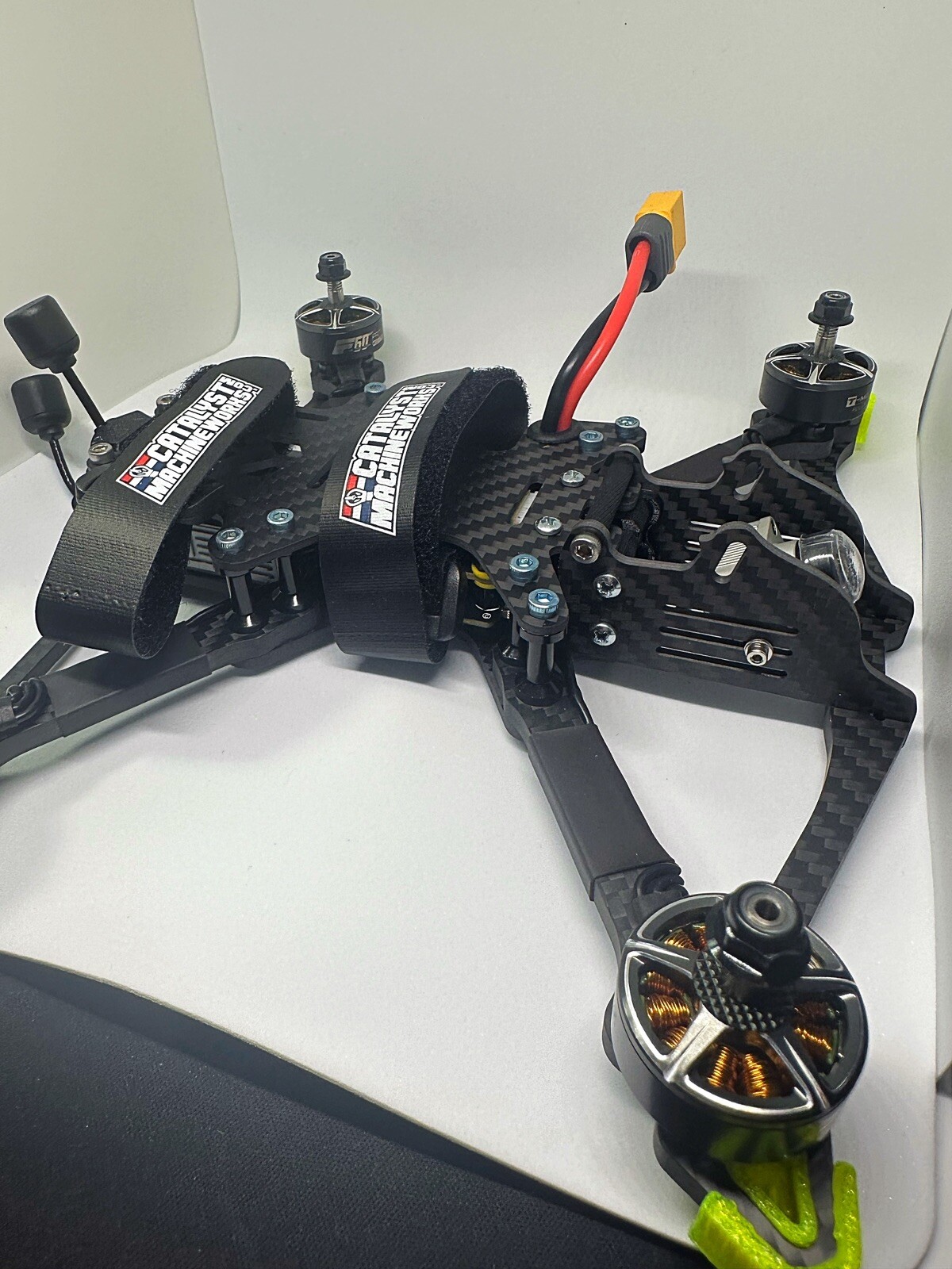 BRAND NEW FPV RACING DRONE BUNDLE. COMPLETE SET WITH DJI REMOTE CONTROL & MORE