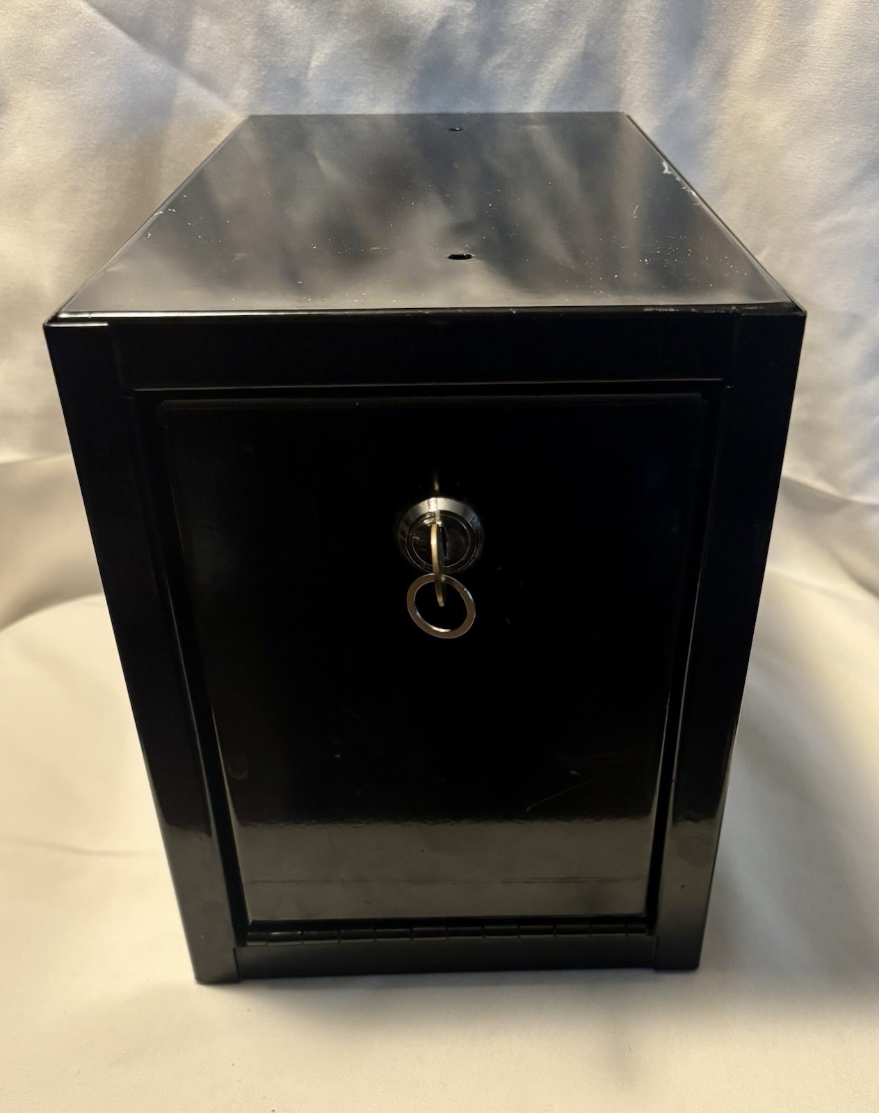 Black Heavy duty Lock Box With Key. Can Be Mounted On Any Side 13”x9”x7”