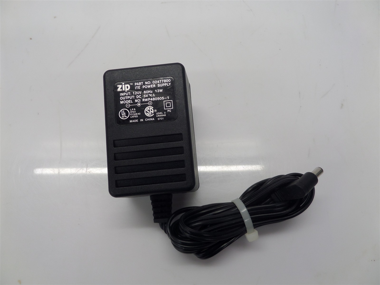 OEM Iomega Zip Drive Power Adapter Input 120V 13W 60Hz Output 5V 1A RWP480505-1