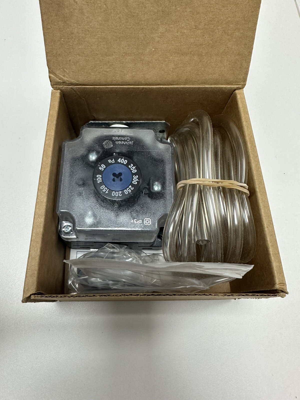 JOHNSON CONTROLS P233A-4-PHC DIFFERENTIAL AIR PRESSURE SWITCH range 50 to 400 pa