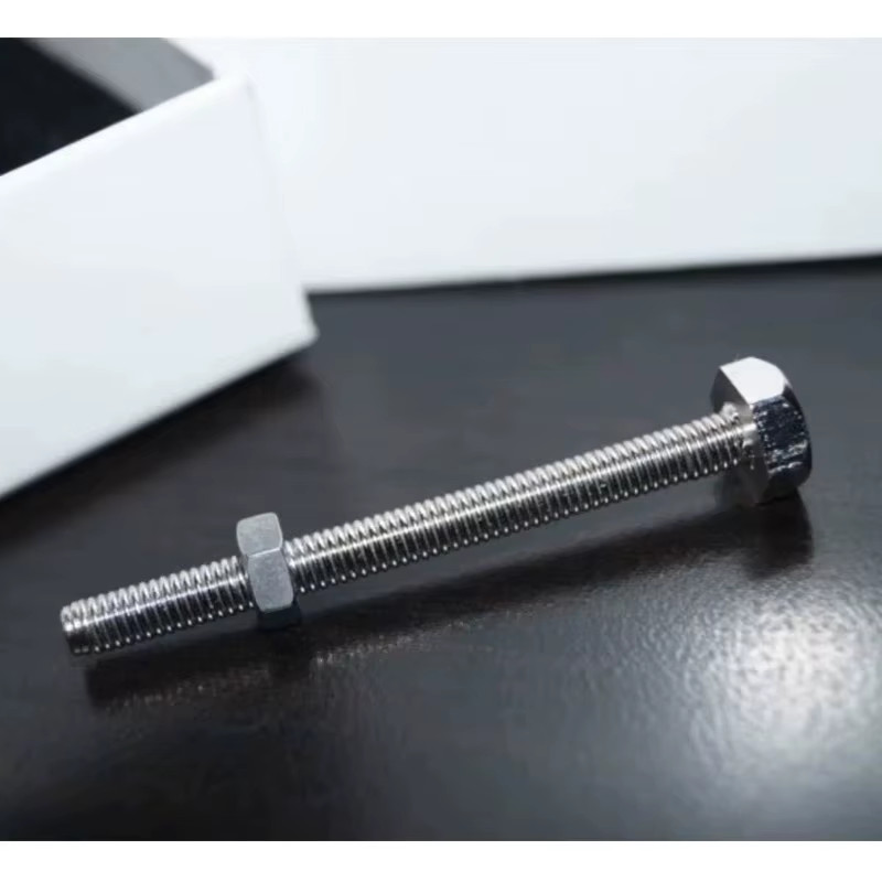 Strong Man Bending Screw - Ultimate Close-Up Metal Bending Magic for Magicians